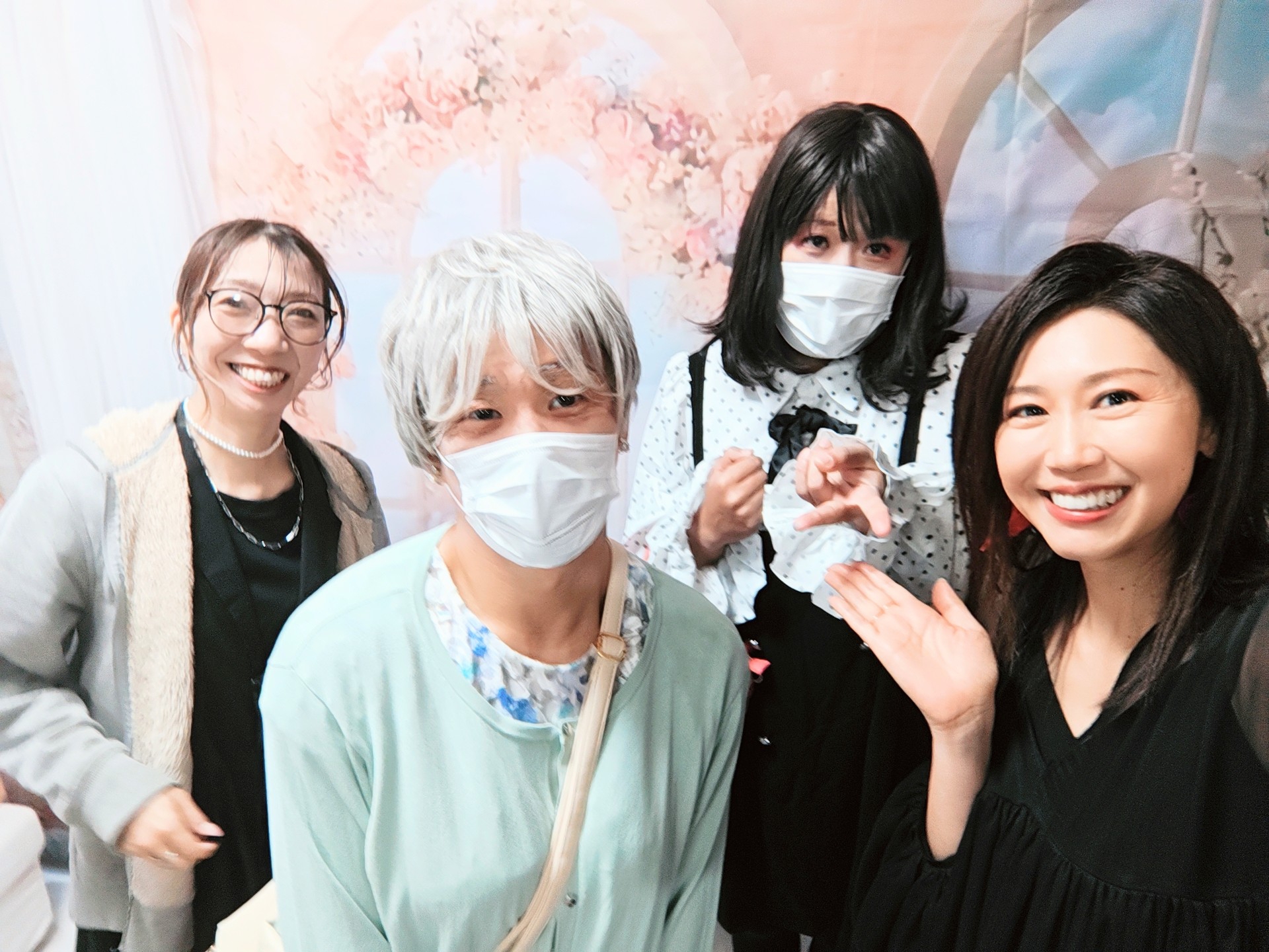 裏ピースのFUJI様 笑